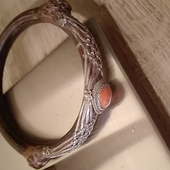 Bracelets - Picture 4 of 8